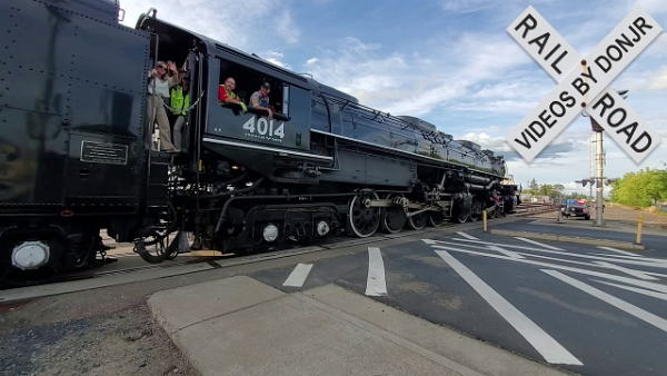The Big Boy & Friends Arrive At Roseville, CA & Pass By The Yosemite Street Crossing 4 Times. &lpar;2026&rpar;