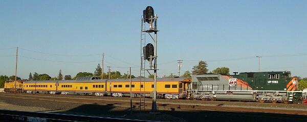 Family Days Train - UP7771&nbsp;&lpar;C45ACCTE&rpar; - UP1983&nbsp;&lpar;SD70ACe&rpar;