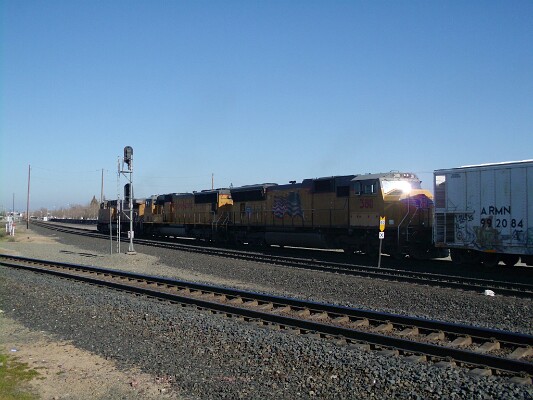 UP6659 &lpar;C44AC&rpar; - UP4329 &lpar;SD70M&rpar; - UP3811 &lpar;SD70M&rpar;