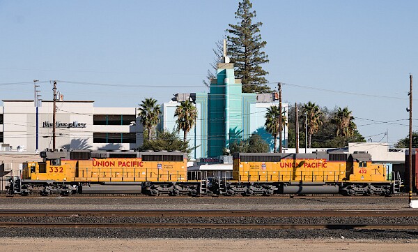 UPY332&nbsp;&lpar;SD40N&rpar; - UPY432&nbsp;&lpar;PS6B&rpar;