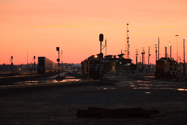 Just After Sunset At The Railyard - NS4551 &lpar;AC44C6M&rpar;