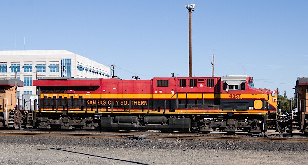 KCS4857&nbsp;&lpar;ES44C4&rpar;