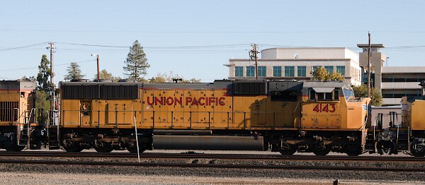 UP4143&nbsp;&lpar;SD70M&rpar;