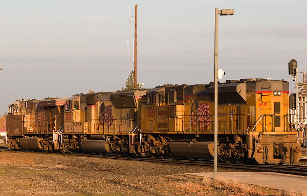 UP5298&nbsp;&lpar;C45ACCTE&rpar; - UP3892&nbsp;&lpar;SD70M&rpar; - UP8618&nbsp;&lpar;SD70ACE&rpar;