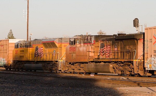 UP3017&nbsp;&lpar;SD70AH&rpar;* - UP5985&nbsp;&lpar;C44ACCTE&rpar;