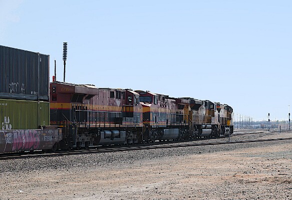 UP2735&nbsp;&lpar;C45AH&rpar; - UP9010&nbsp;&lpar;SD70AH&rpar; - KCS4617&nbsp;&lpar;AC4400CW&rpar; - KCSM4710&nbsp;&lpar;ES44AC&rpar;