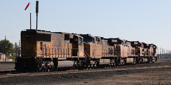 UP6048&nbsp;&lpar;C44ACCTE&rpar; - KCSM4135&nbsp;&lpar;SD70ACe&rpar; - UP5998&nbsp;&lpar;C44ACCTE&rpar; - UP6320&nbsp;&lpar;C44AC&rpar; - UP4222&nbsp;&lpar;SD70M&rpar;