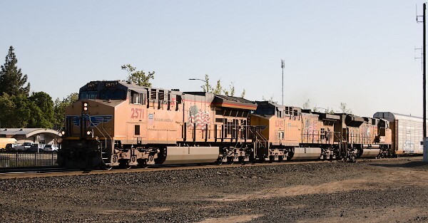UP2571&nbsp;&lpar;C45AH&rpar; - UP6395&nbsp;&lpar;C44AC&rpar; - UP8617&nbsp;&lpar;SD70ACe&rpar;