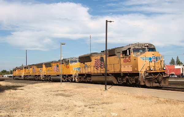 UP4845&nbsp;&lpar;SD70M&rpar; - UP9924&nbsp;&lpar;SD59MX&rpar; - UP9923&nbsp;&lpar;SD59MX&rpar; - UP1456&nbsp;&lpar;GP40-2&rpar;