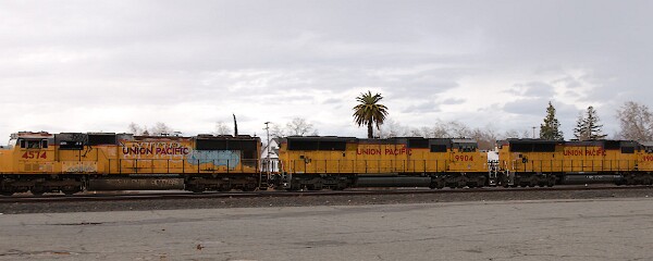 UP9902&nbsp;&lpar;SD59MX&rpar; - UP9904&nbsp;&lpar;SD59MX&rpar; - UP4574&nbsp;&lpar;SD70M&rpar;