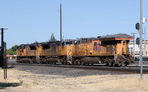 UP8753&nbsp;&lpar;SD70ACe&rpar; - UP8919&nbsp;&lpar;SD70AH&rpar; - UP2737&nbsp;&lpar;C45AH&rpar;