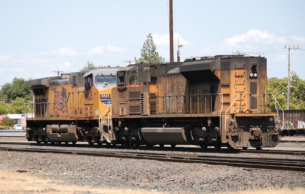 UP6825&nbsp;&lpar;C44AC&rpar; - UP8413&nbsp;&lpar;SD70ACe&rpar;