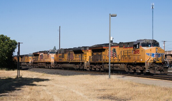 UP2695&nbsp;&lpar;C45AH&rpar; - UP8728&nbsp;&lpar;SD70ACe&rpar; - UP7601&nbsp;&lpar;C45ACCTE&rpar;