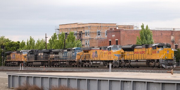 UP8608&nbsp;&lpar;SD70ACE&rpar; - UP6290&nbsp;&lpar;C44ACM&rpar; - CSXT9041&nbsp;&lpar;CW40-9&rpar; - NS7704&nbsp;&lpar;ES-44DC&rpar; - UP6632&nbsp;&lpar;C44ACCTE&rpar;