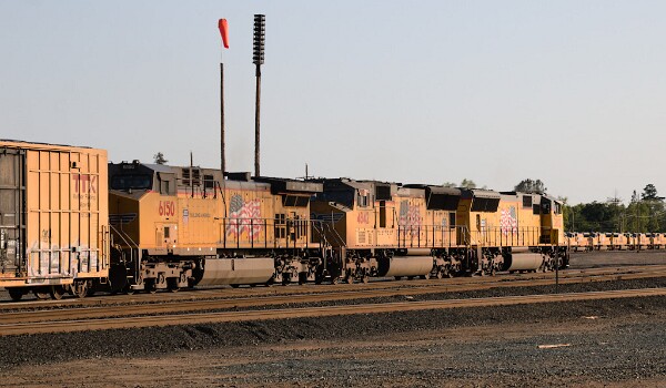 UP3802&nbsp;&lpar;SD70M&rpar; - UP4842&nbsp;&lpar;SD70M&rpar; - UP6150&nbsp;&lpar;C44AC&rpar;