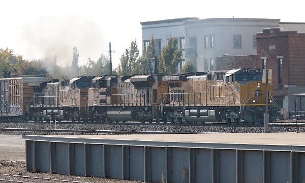 UP5754&nbsp;&lpar;C44ACM&rpar; - UP8811&nbsp;&lpar;SD70ACe&rpar; - UP6852&nbsp;&lpar;C44AC&rpar;