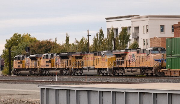 UP8748&nbsp;&lpar;SD70ACe&rpar; - UP8621&nbsp;&lpar;SD70ACe&rpar; - UP6921&nbsp;&lpar;C44ACM&rpar; - UP7677&nbsp;&lpar;C45ACCTE&rpar;