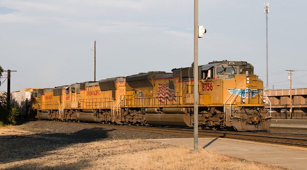 UP8756&nbsp;&lpar;SD70ACe&rpar; - UP4869&nbsp;&lpar;SD70M&rpar; - UP4289&nbsp;&lpar;SD70M&rpar;