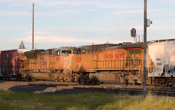 UP8851&nbsp;&lpar;SD70AH&rpar; - UP6239&nbsp;&lpar;C44AC&rpar;