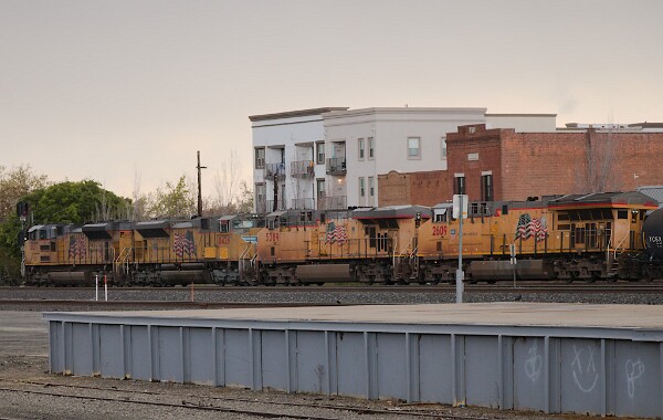UP8657&nbsp;&lpar;SD70ACe&rpar; - UP8428&nbsp;&lpar;SD70ACe&rpar; - UP5389&nbsp;&lpar;C45ACCTE&rpar; - UP2609&nbsp;&lpar;C45AH&rpar;