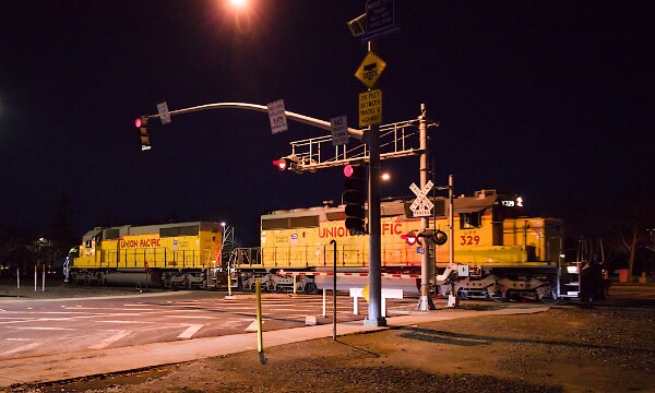 UPY329&nbsp;&lpar;SD40N&rpar; - UPY429&nbsp;&lpar;PS6B&rpar;