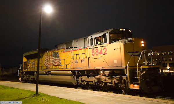 UP8842&nbsp;&lpar;SD70AH&rpar;