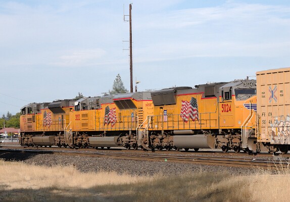 UP8926&nbsp;&lpar;SD70AH&rpar; - UP3053&nbsp;&lpar;SD70AH&rpar;&ast; - UP5024&nbsp;&lpar;SD70M&rpar;
