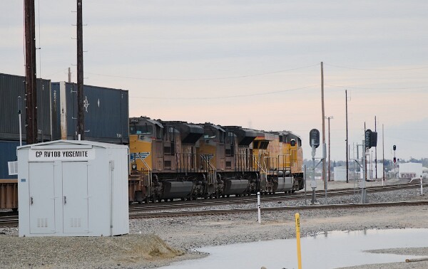 UP6894&nbsp;&lpar;C44ACM&rpar; - UP8974&nbsp;&lpar;SD70AH&rpar; - UP8942&nbsp;&lpar;SD70AH&rpar;