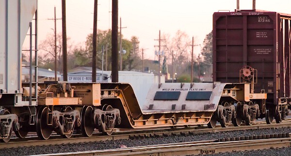 QTTX130729&nbsp;&lpar;Depressed Flatcar&rpar;