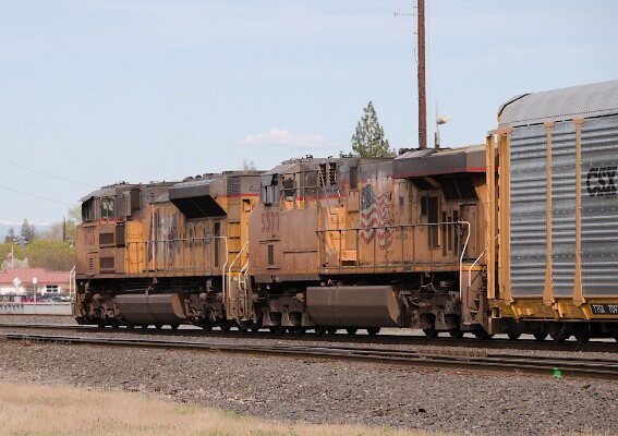 UP8726&nbsp;&lpar;SD70ACe&rpar; - UP5377&nbsp;&lpar;C45ACCTE&rpar;