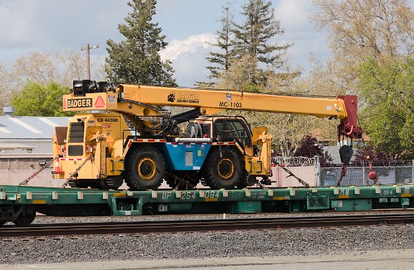 Union Pacific MC-1103&nbsp;&lpar;CD&nbsp;4430R&rpar; - Badger Rough Terrain Crane With Hi-Rail.