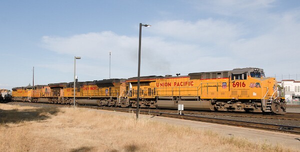 UP6916&nbsp;&lpar;C44ACM&rpar; - UP8620&nbsp;&lpar;SD70ACE&rpar; - UP2612&nbsp;&lpar;C45AH&rpar; - UP8366&nbsp;&lpar;SD70ACE&rpar;