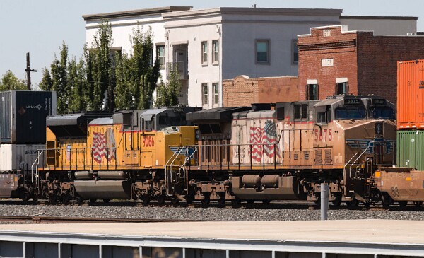 UP9086&nbsp;&lpar;SD70AH&rpar; - UP5875&nbsp;&lpar;C44ACCTE&rpar;