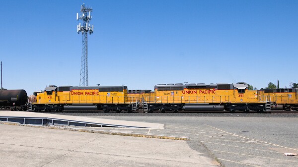 UPY351&nbsp;&lpar;SD40N&rpar; - UPY451&nbsp;&lpar;PS6B&rpar;